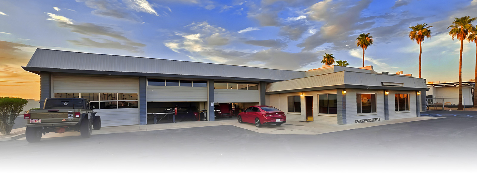 Universal Collision Center offers a wide range of roofing services to Mesa, AZ and surrounding areas.